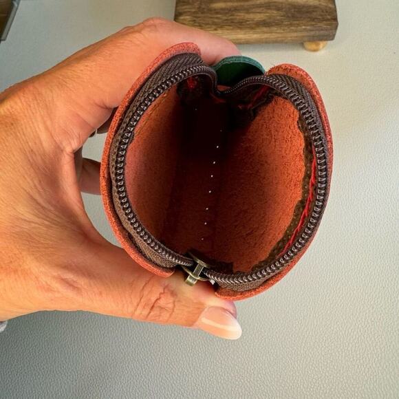 Genuine Leather Pouch Red Apple Coin Purse Leather Wallet Bag Charm Key Chain - Picture 6 of 7